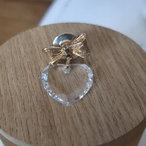 1982 Avon Presidents Sales Crystal Heart Pin